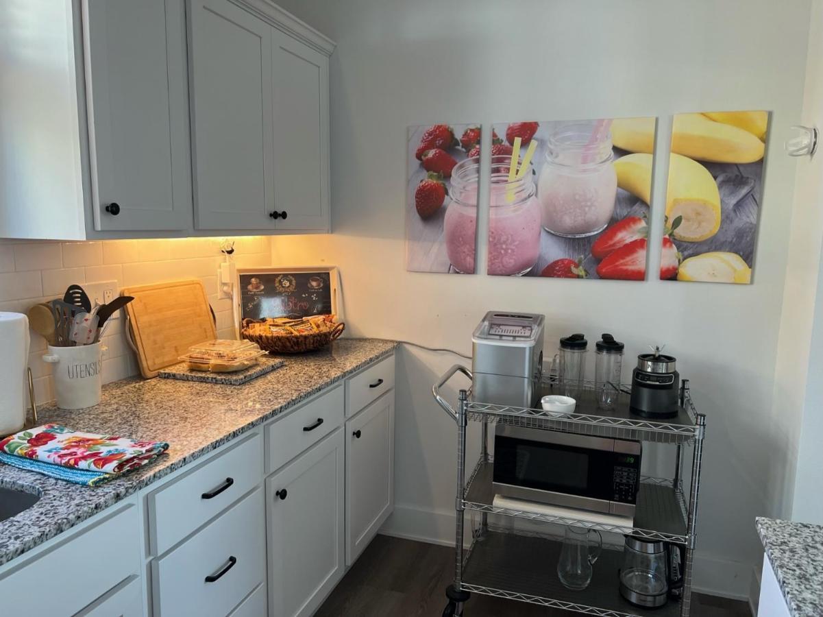 New Centennial Park Luxury Smart Home W Courtyard Fayetteville Dış mekan fotoğraf