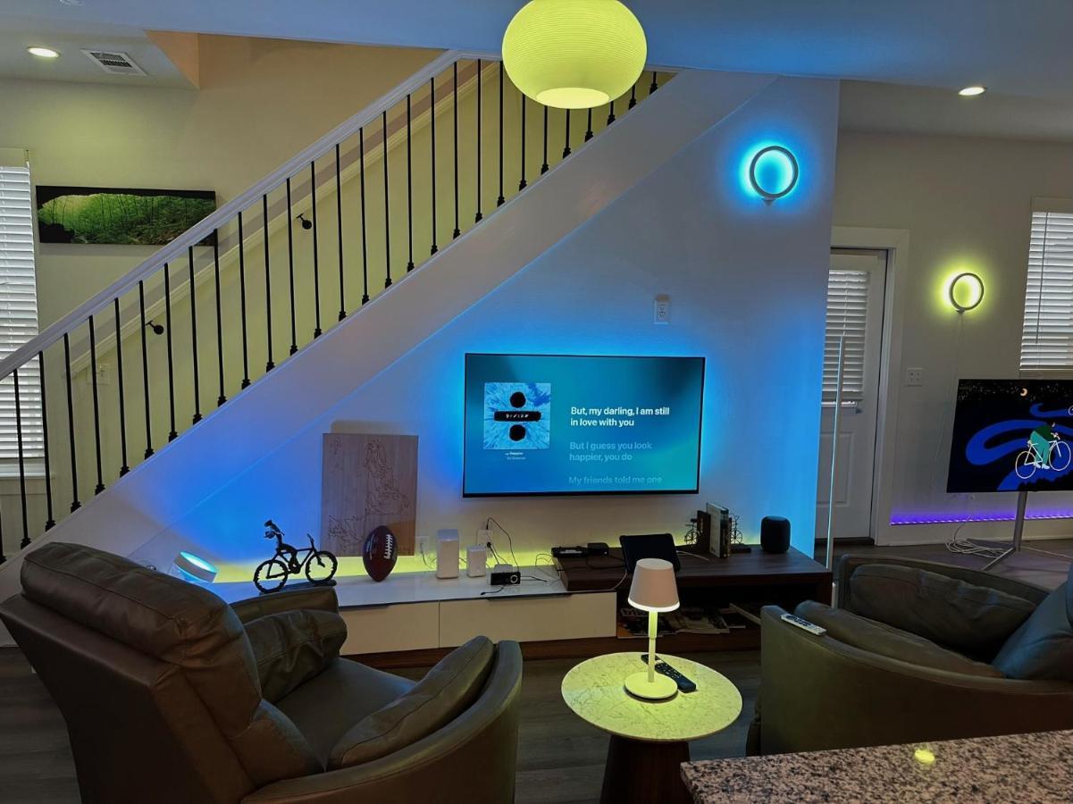 New Centennial Park Luxury Smart Home W Courtyard Fayetteville Dış mekan fotoğraf